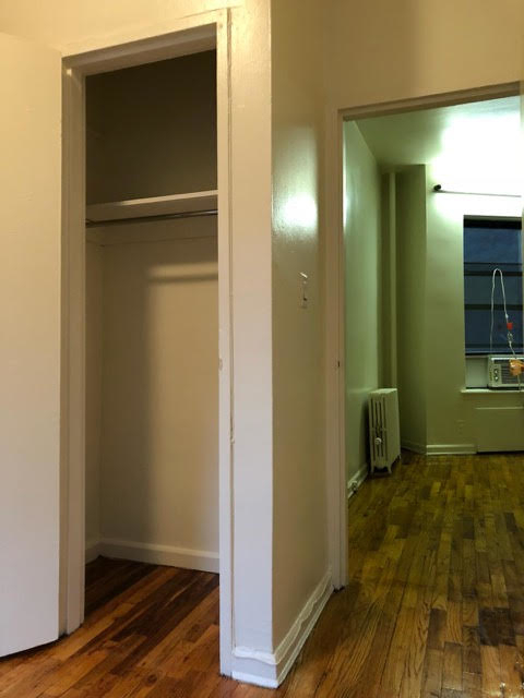 220 East 29th Street - Photo 5