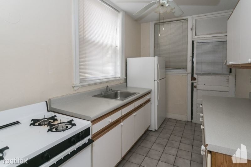 5208 N Damen Ave 3 - Photo 0