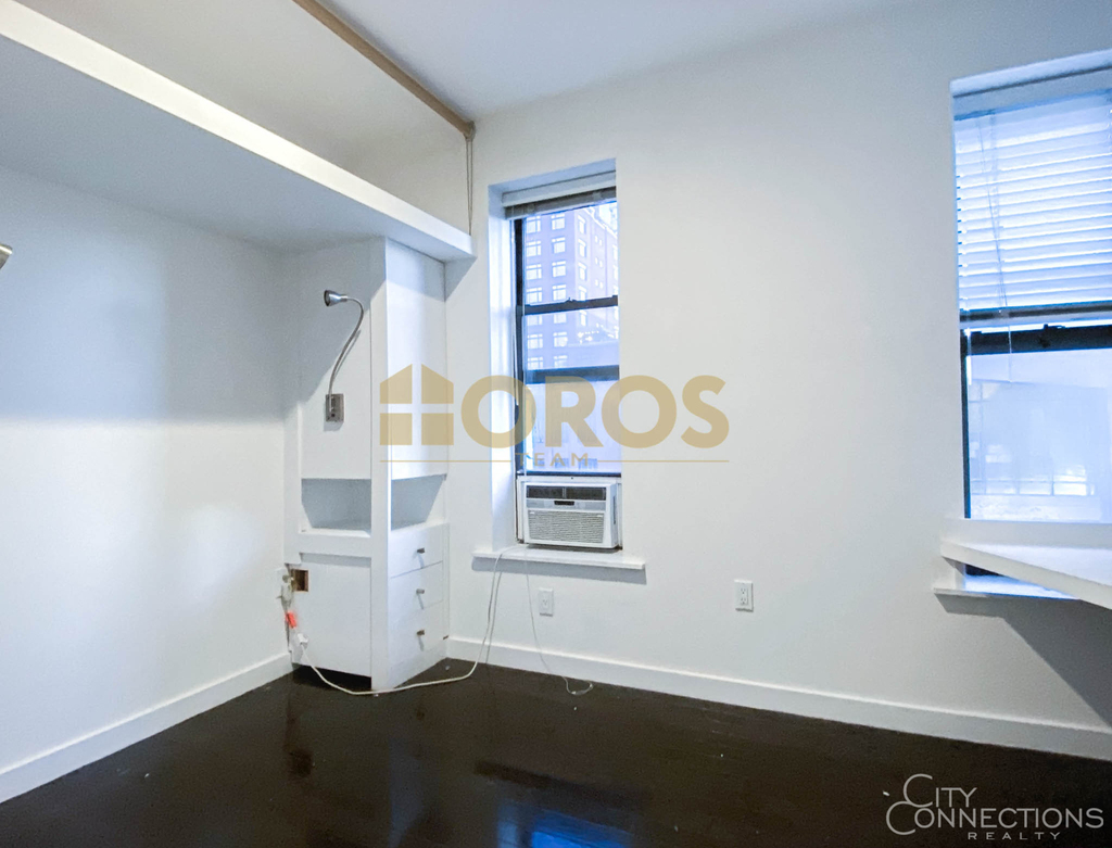 32 Grand St - Photo 9