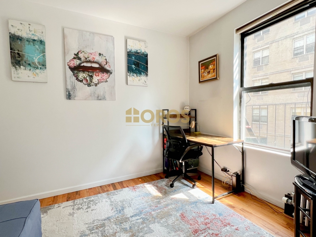 238 East 7th Street - Photo 3