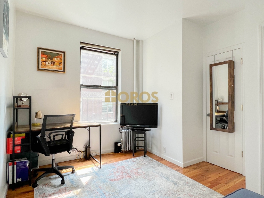 238 East 7th Street - Photo 4