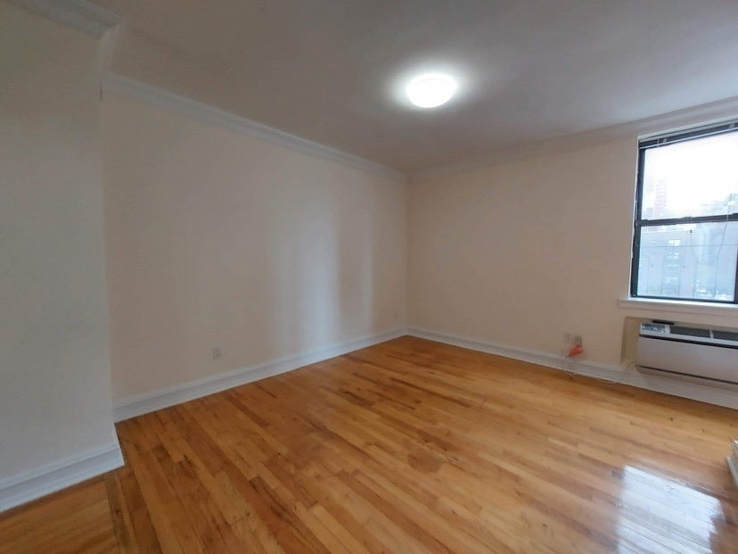 238 East 36th Street - Photo 3