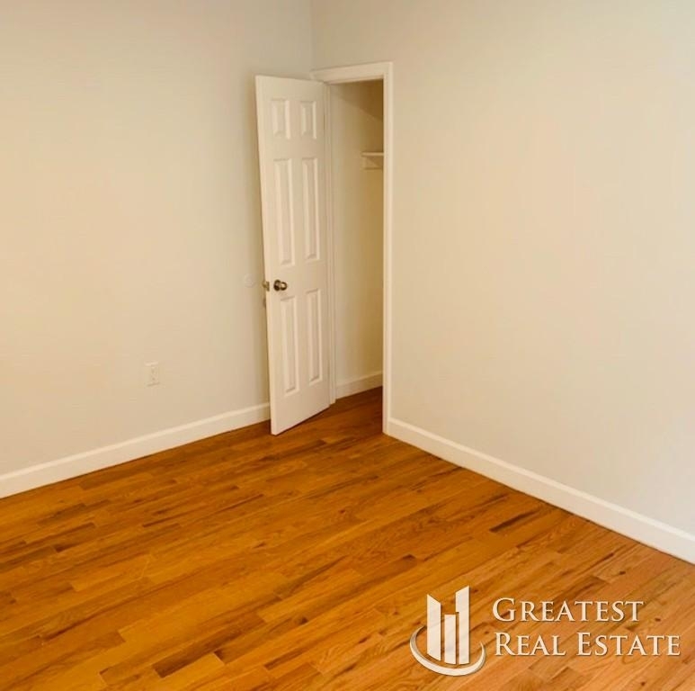 269 East 52nd Street - Photo 10