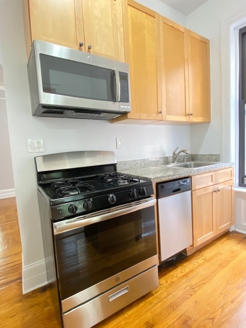 169 West 81st Street - Photo 4