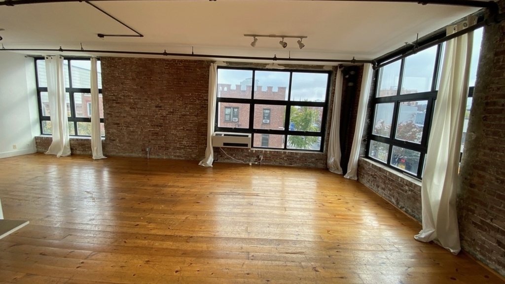 300 Graham Ave - Unit: 3G - Photo 1