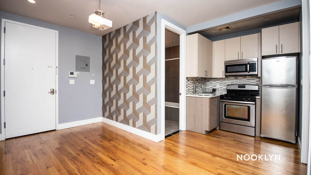 679 Grand St - Unit: 2B - Photo 3