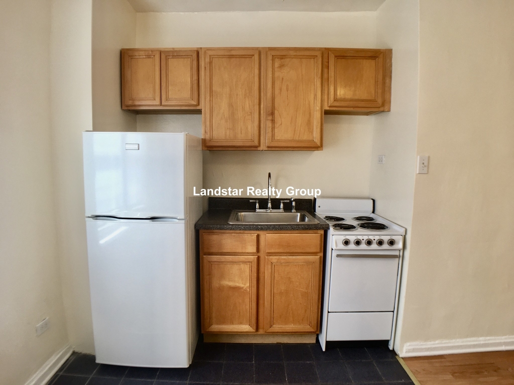 4521 North Malden St. - Photo 3