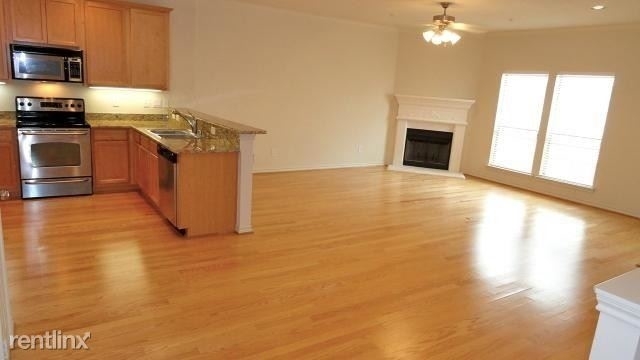 2415 Stutz Dr Apt B - Photo 0