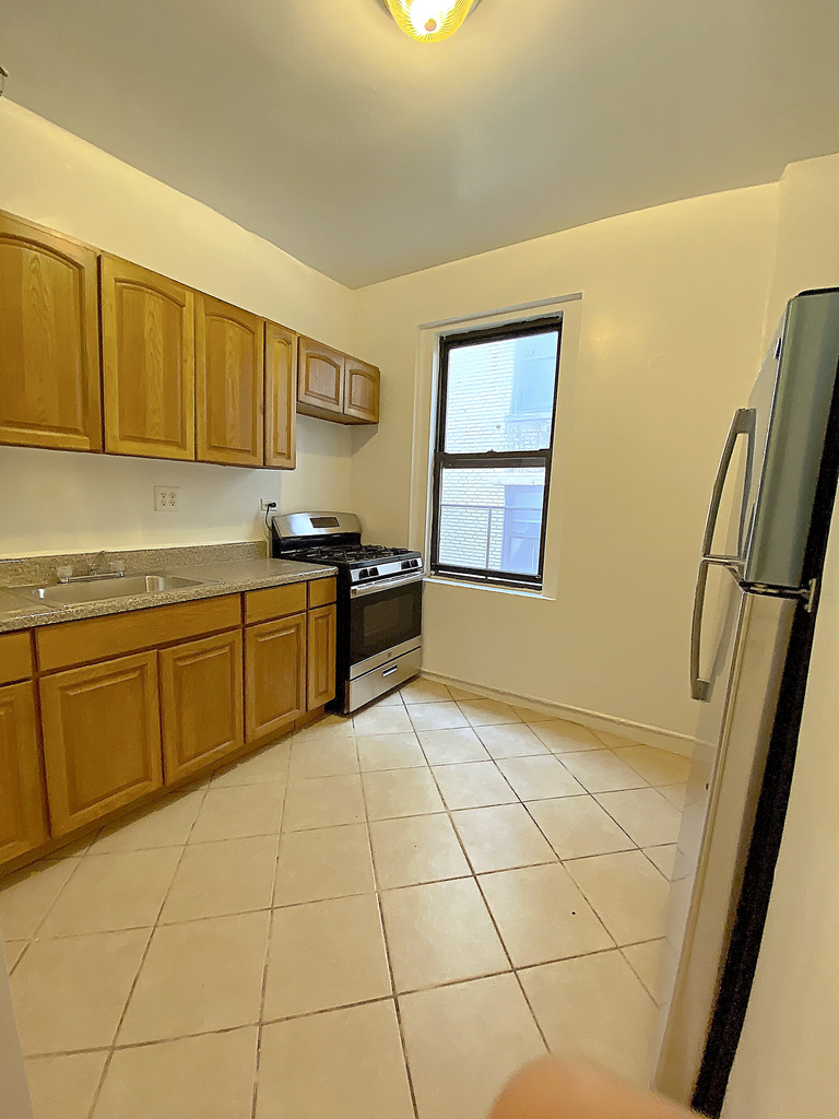 656 West 171st Street - Photo 3