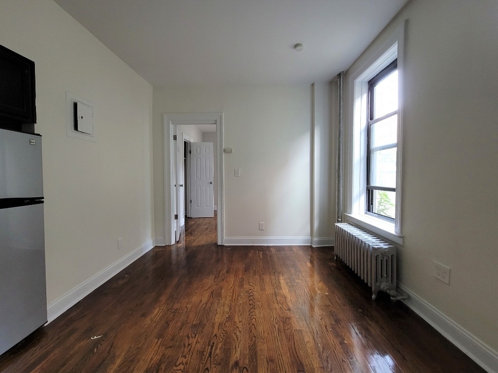 25-21 31st Ave - Photo 2