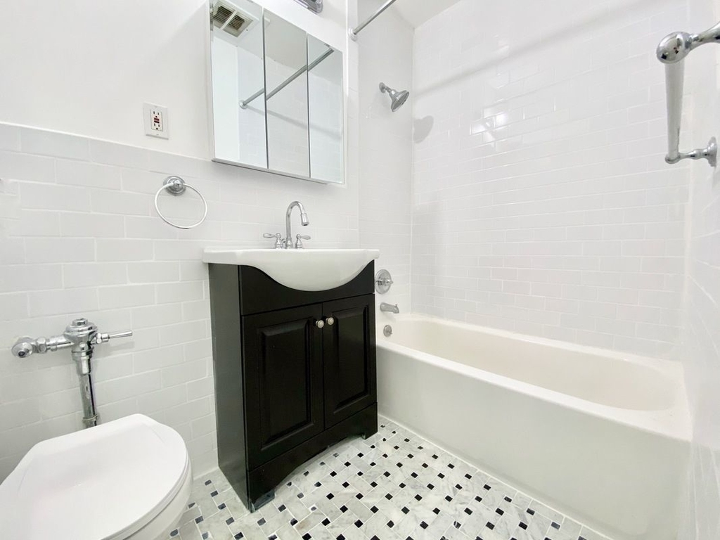 200 East 17th Street - Photo 6