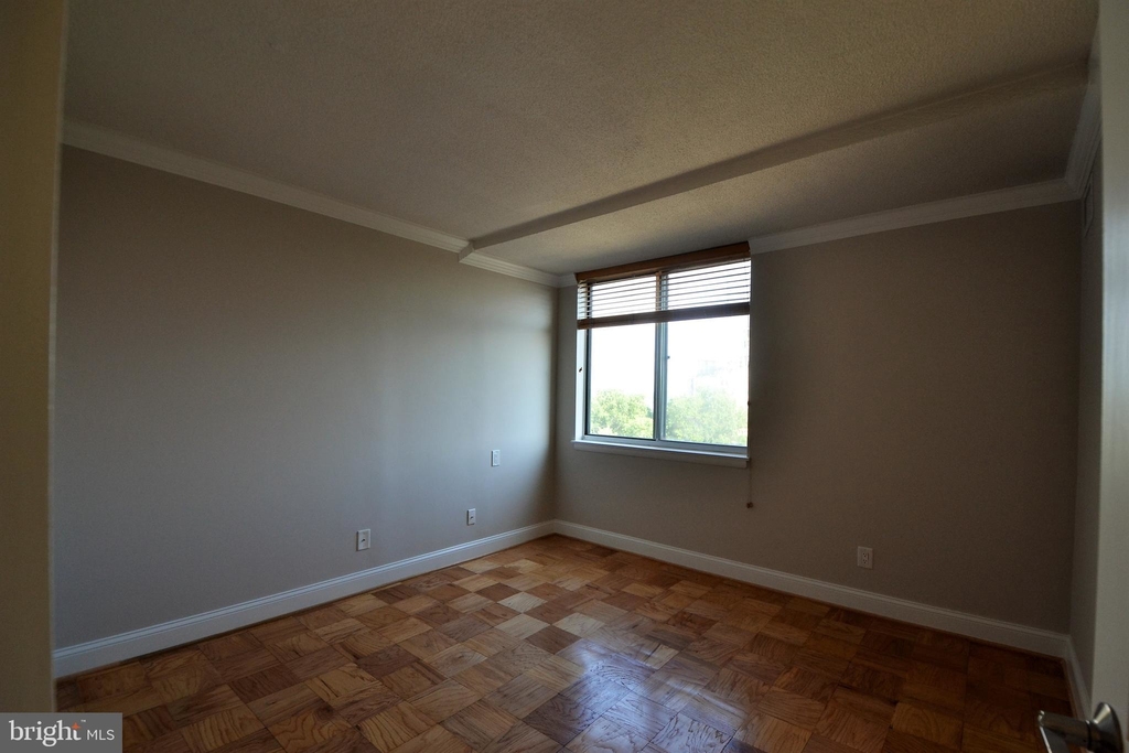 501 Slaters Lane - Photo 29