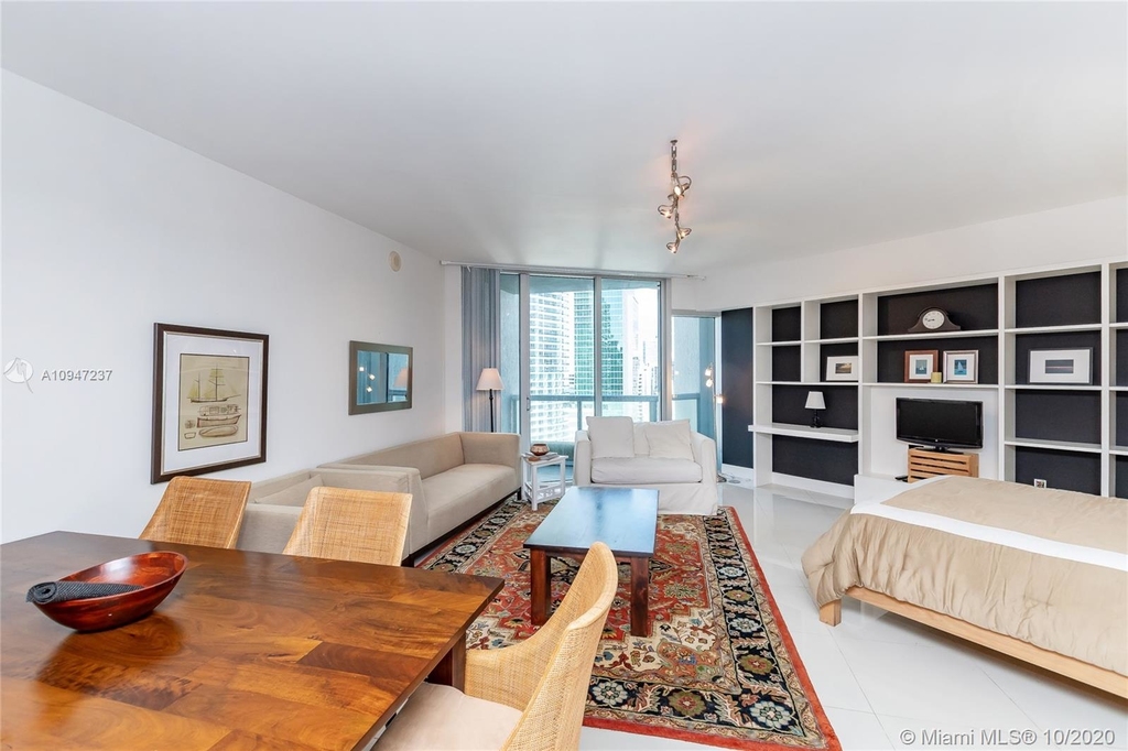 475 Brickell Ave - Photo 2