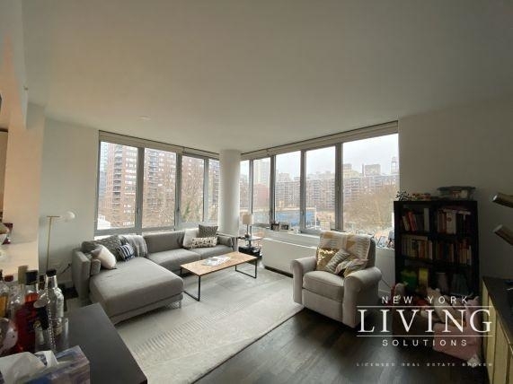 801 Amsterdam Avenue - Photo 0