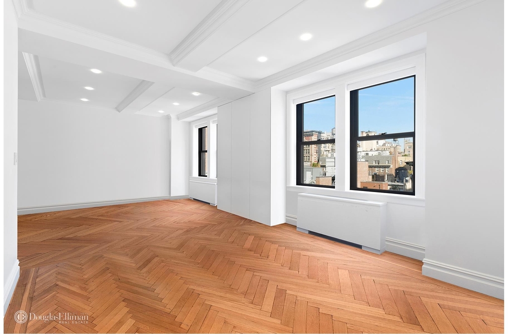 610 Park Avenue - Photo 2