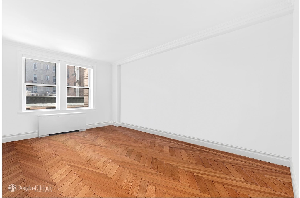 610 Park Avenue - Photo 11