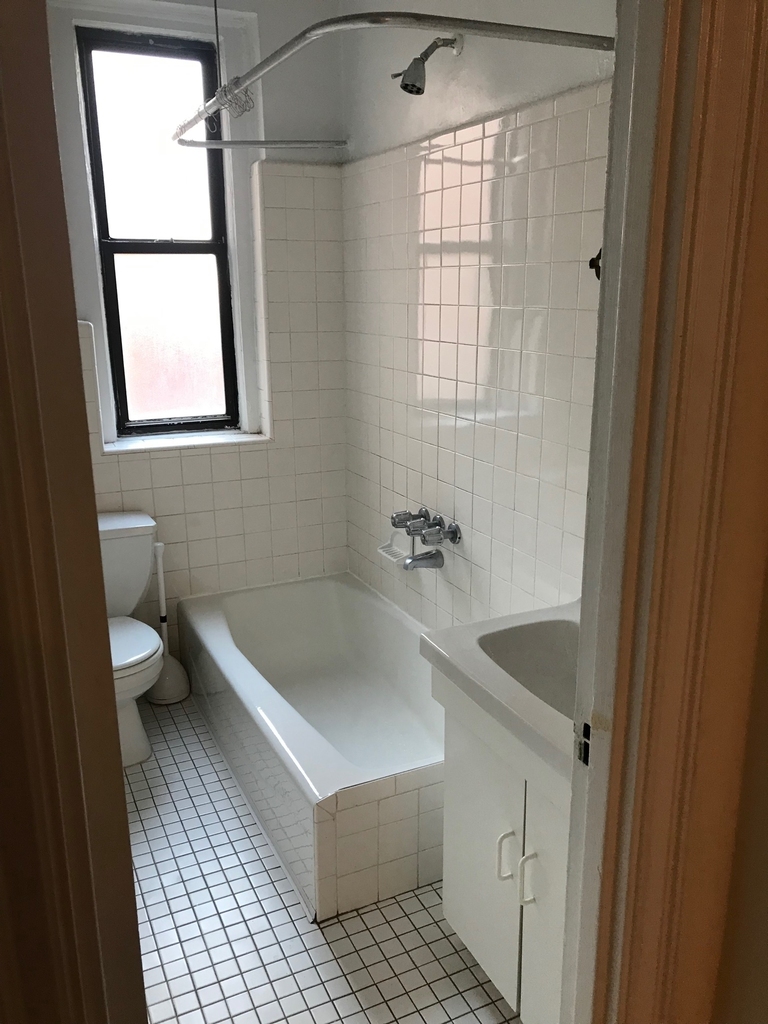 221 East 76th Street - Photo 8