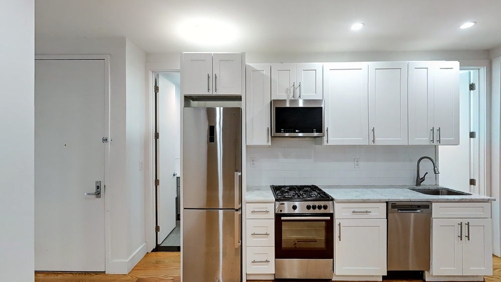 1386 Flatbush Avenue - Photo 2