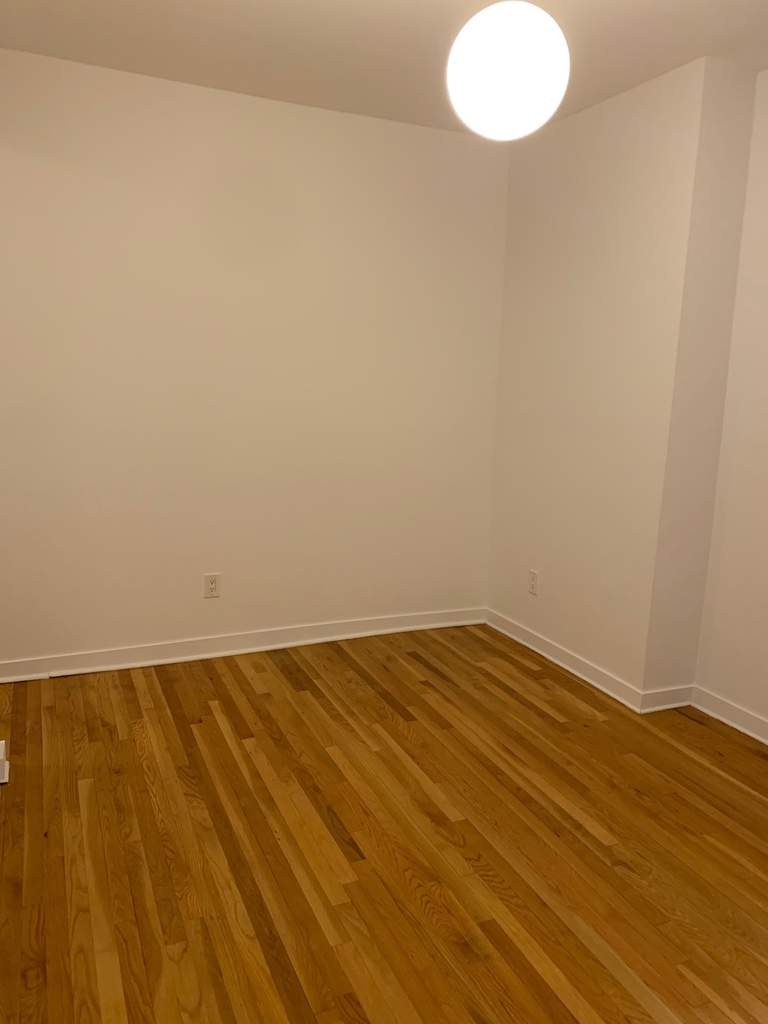 240 West 15th Street - Photo 5