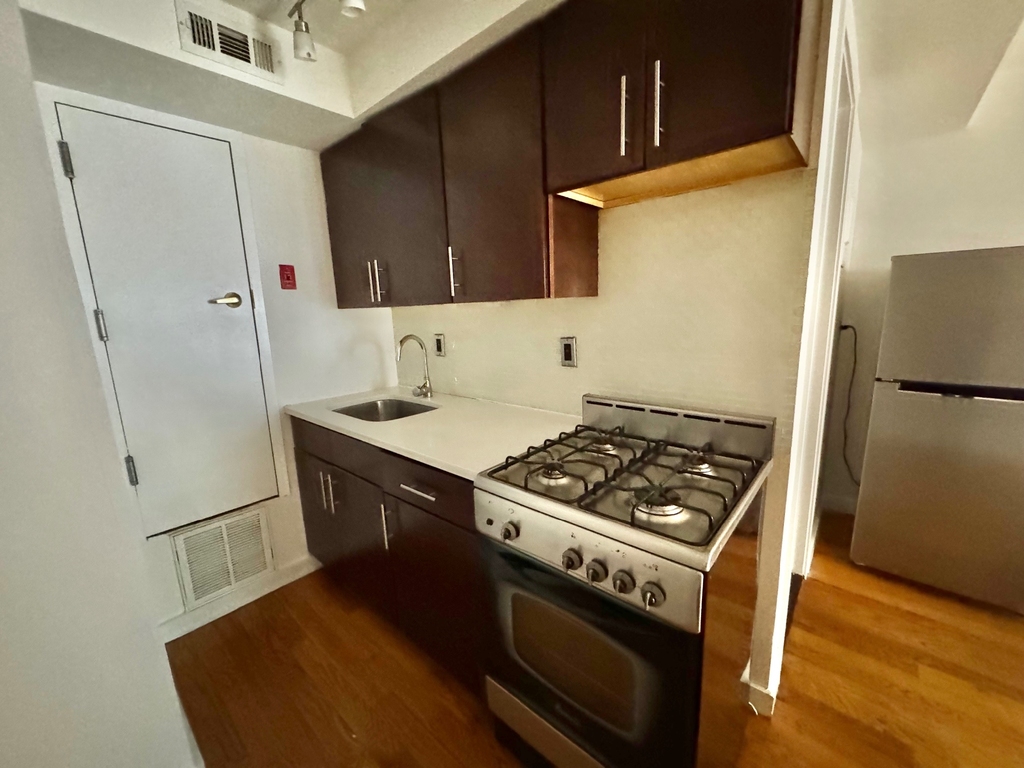 1145 Dean Street - Photo 1
