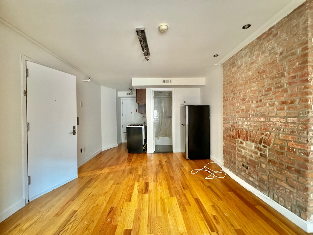 1145 Dean Street - Photo 3