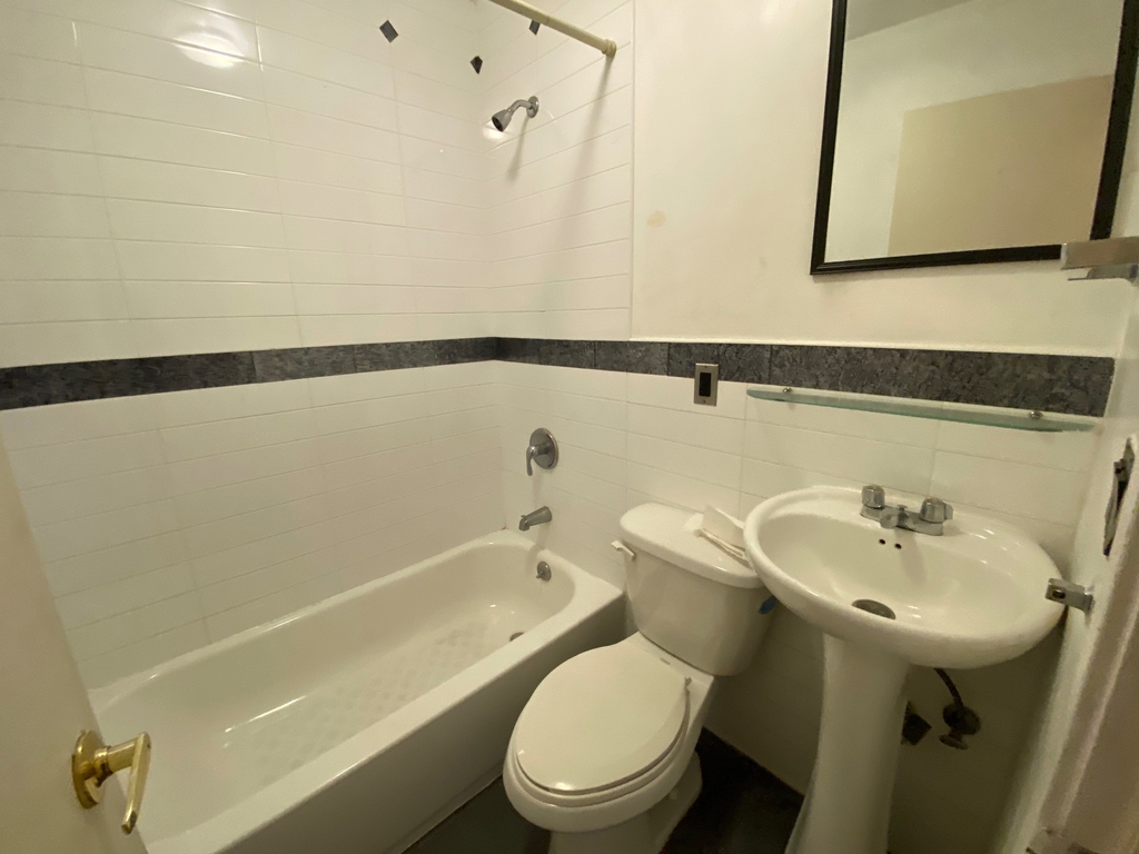 1145 Dean Street - Photo 2