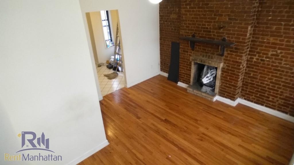 326 East 61st Street - Photo 2