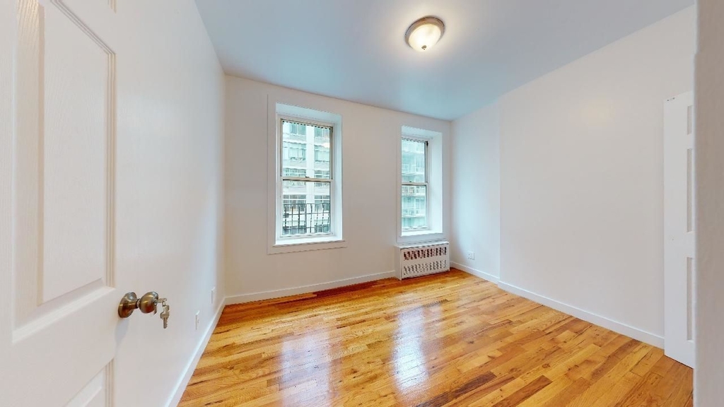 251 West 26th Street - Photo 4