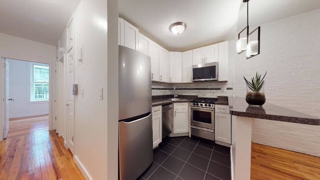 251 West 26th Street - Photo 3