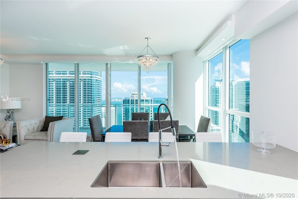 1080 Brickell Ave - Photo 14