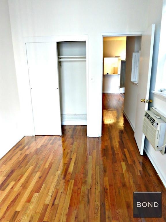 East 87th Street Great Deal, Bright 1 Bed - Photo 6