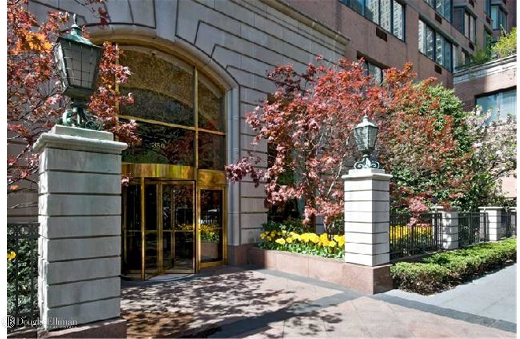 350 East 79th St - Photo 2