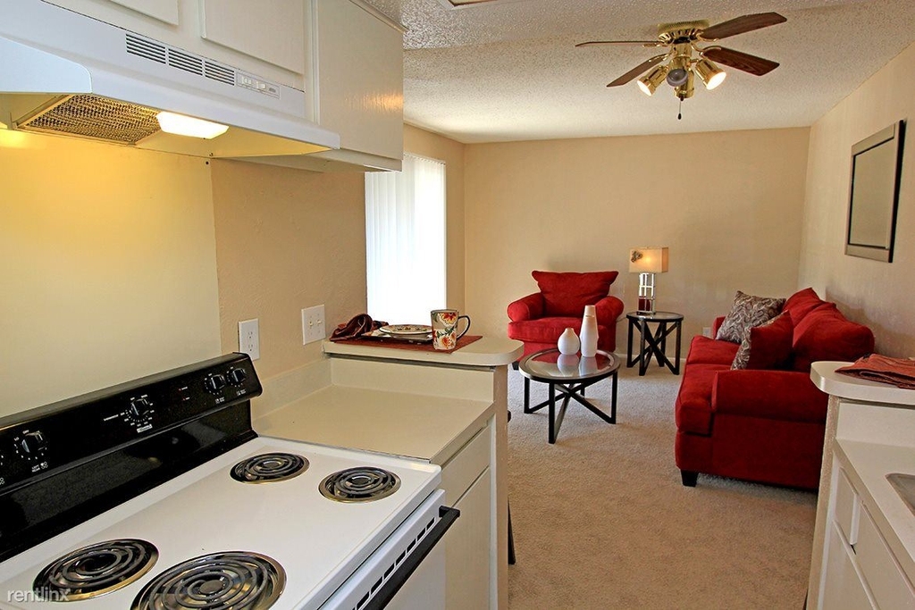 9106 N Interstate 35 Apt B1 - Photo 2