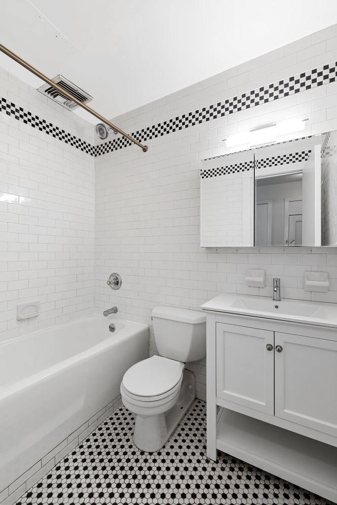 124 East 27th Street - Photo 5