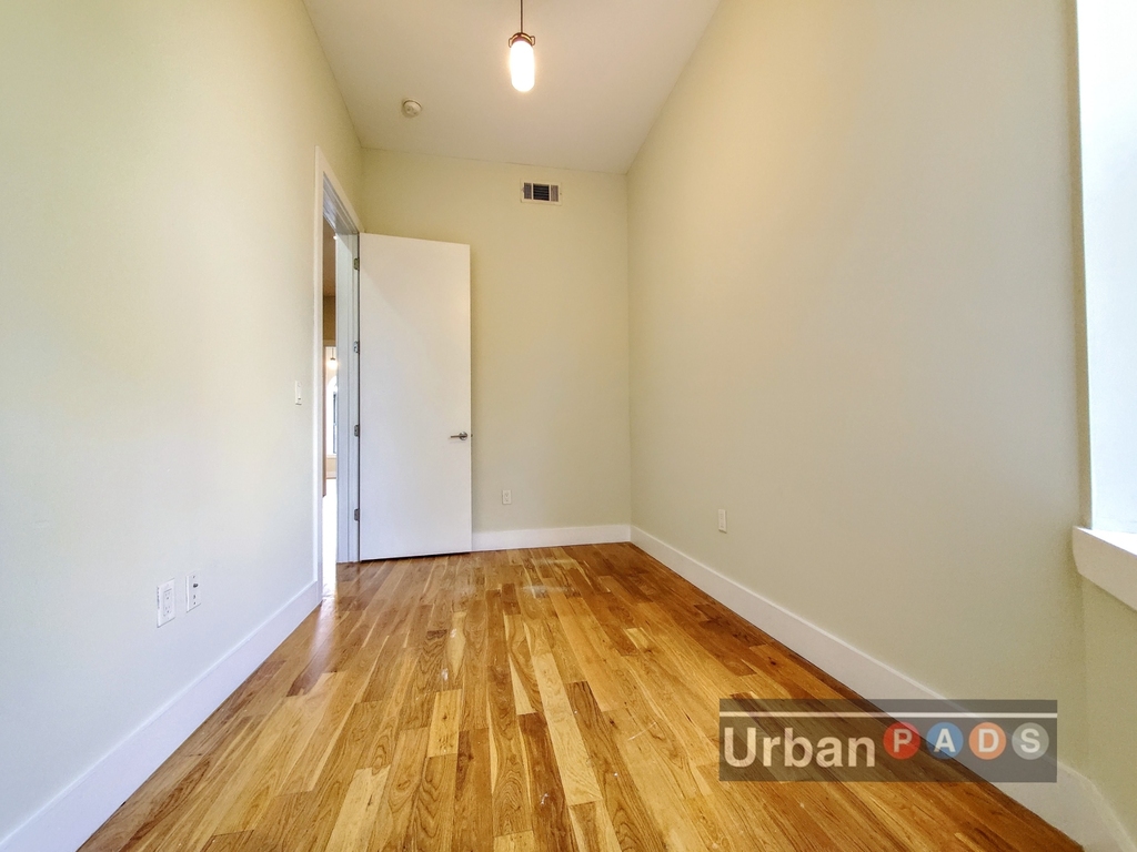 35 Rogers Avenue - Photo 7