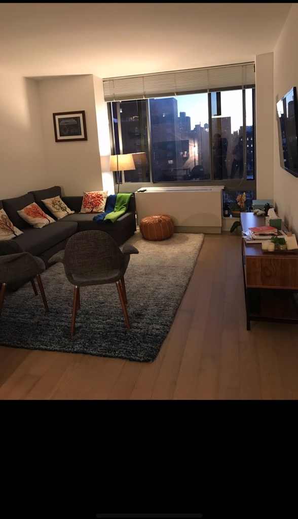 222 East 34th Street - Photo 9