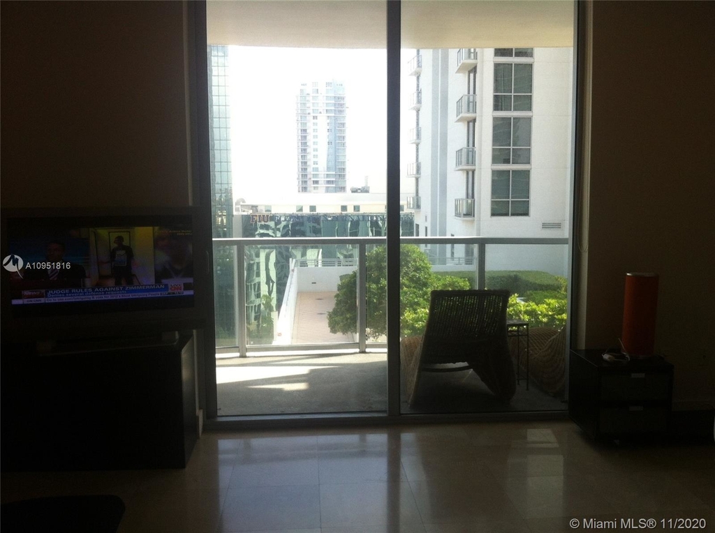 1050 Brickell Av - Photo 6