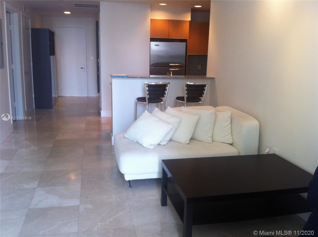 1050 Brickell Av - Photo 16