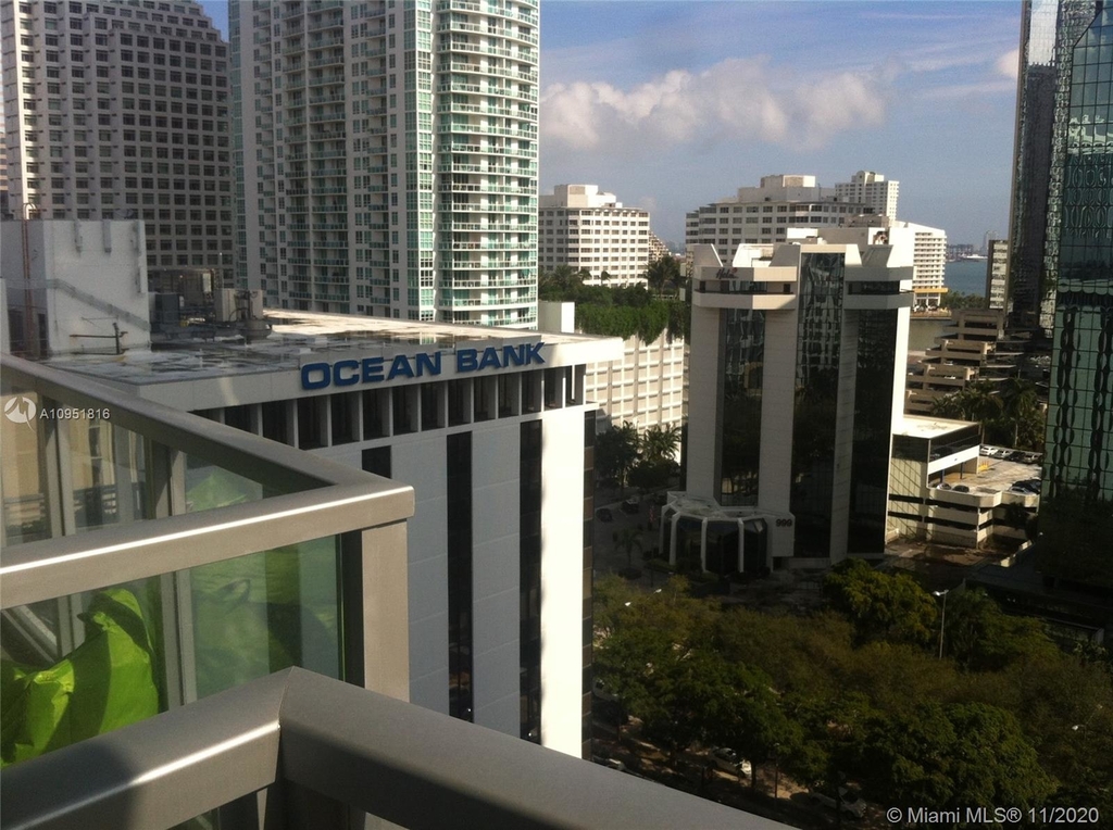 1050 Brickell Av - Photo 15