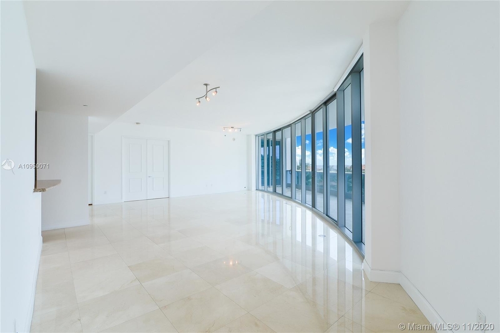 5959 Collins Ave - Photo 1