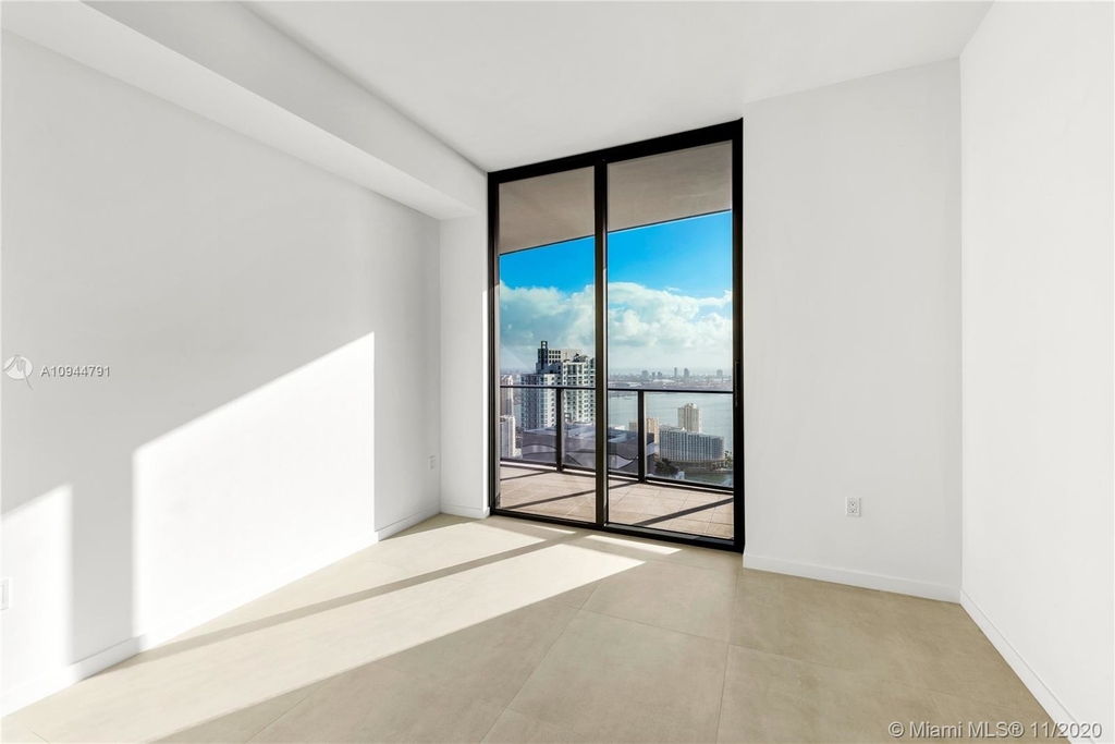 1000 Brickell Plz - Photo 9