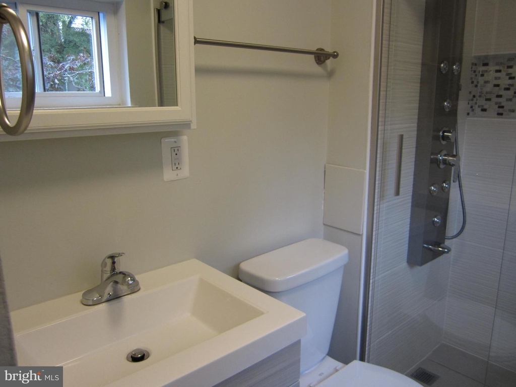 2328 Ashmead Pl Nw #3 - Photo 9