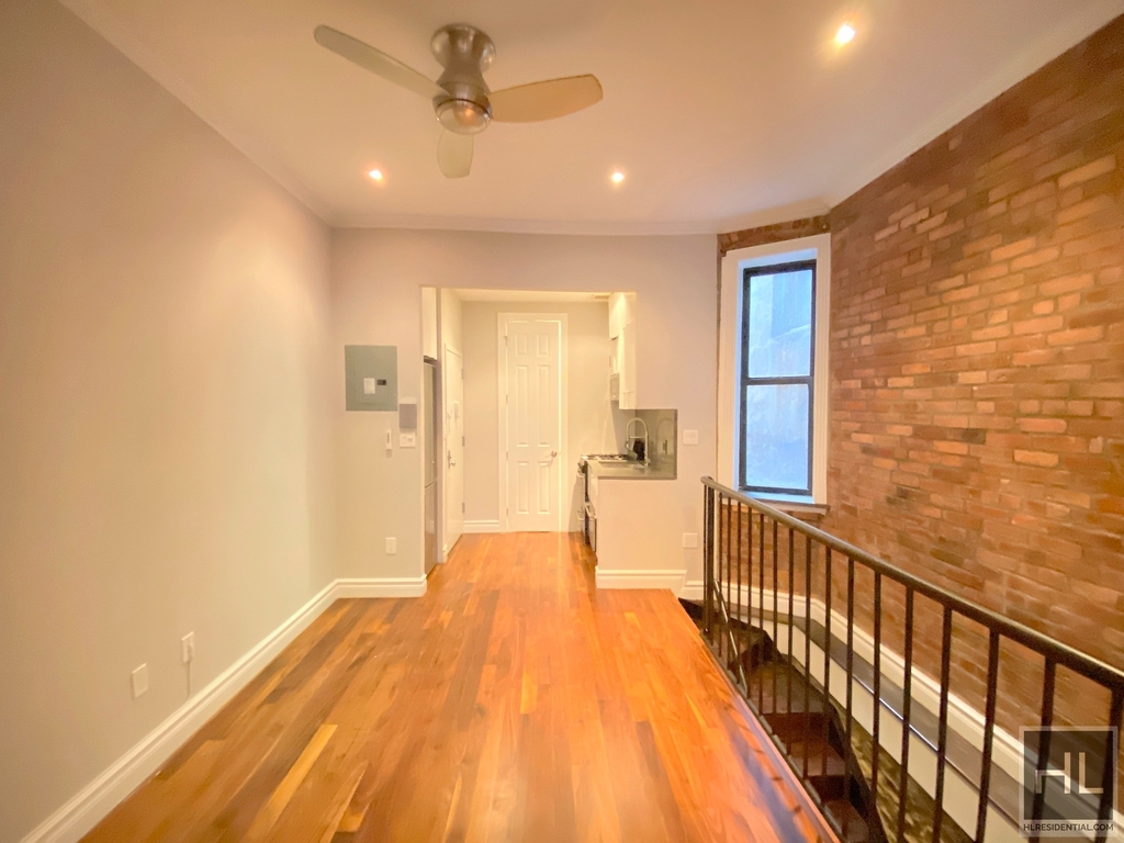 214 East 25 Street - Photo 3