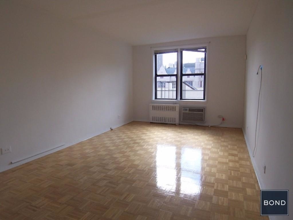 315 East 21st Street - Photo 0