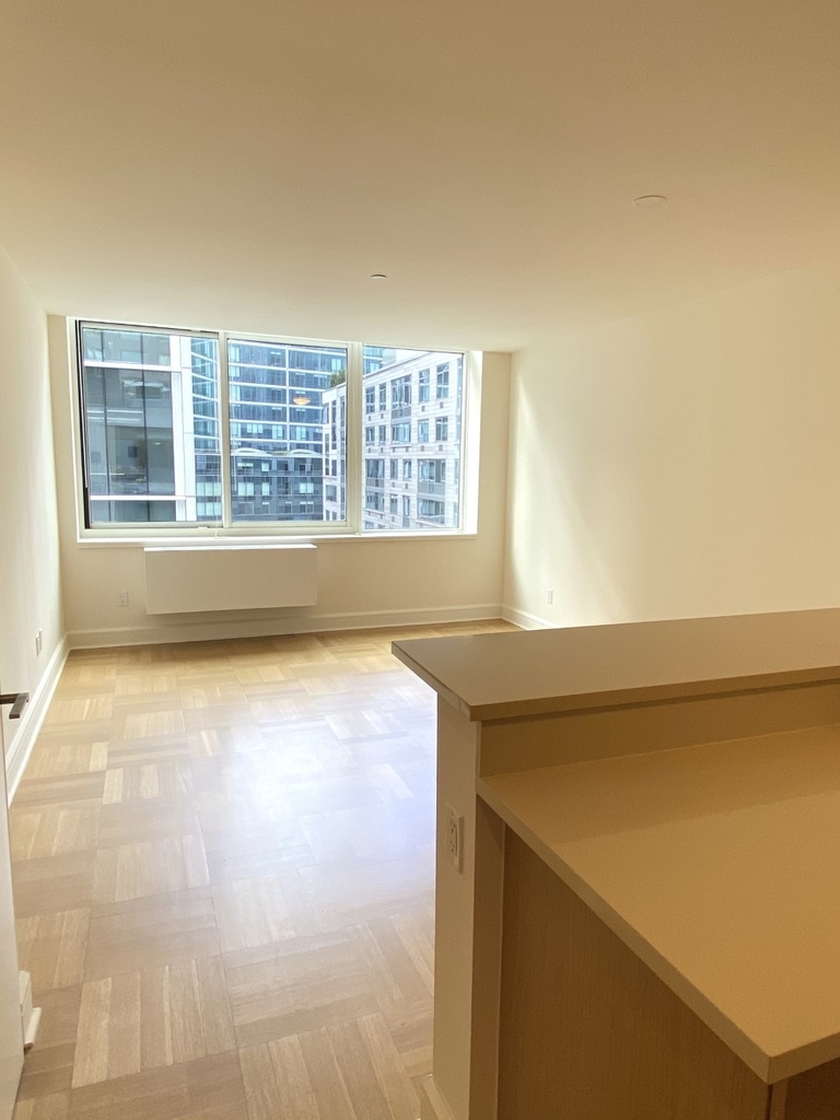 400 West 63rd Street - Photo 4