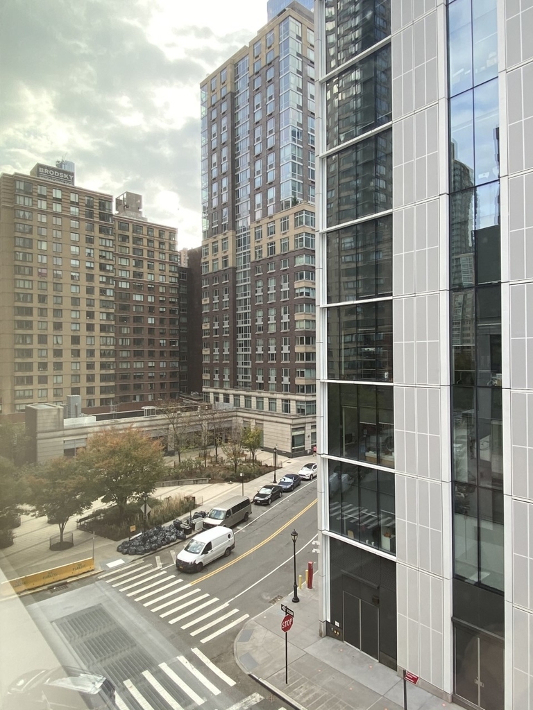 400 West 63rd Street - Photo 13