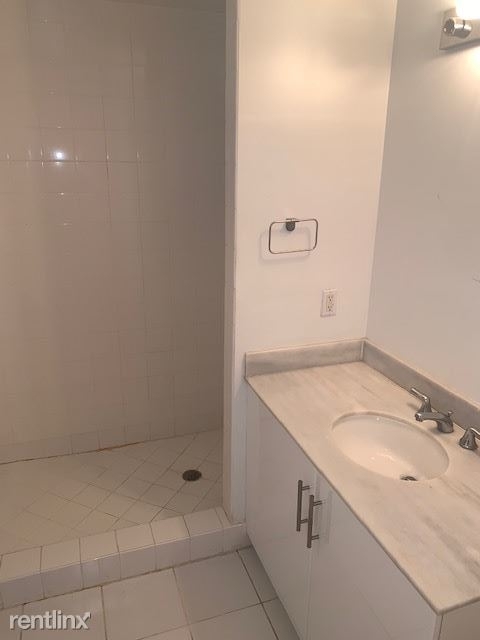 725 Ne 22nd St # 1103 - Photo 15