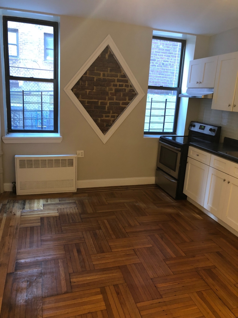 585 East 21st Street - Photo 4