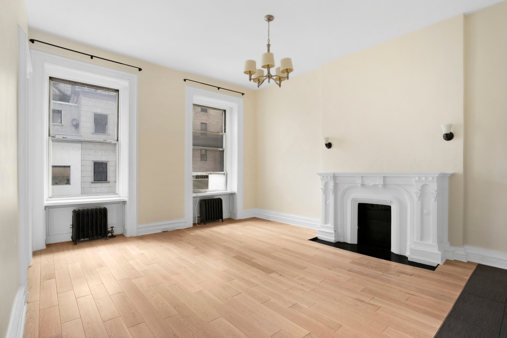 118 East 18th Street - Photo 2