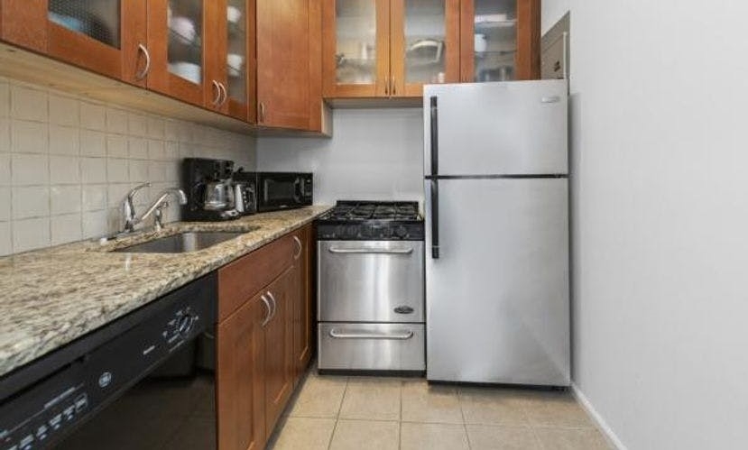 186 West 80 Street - Photo 3